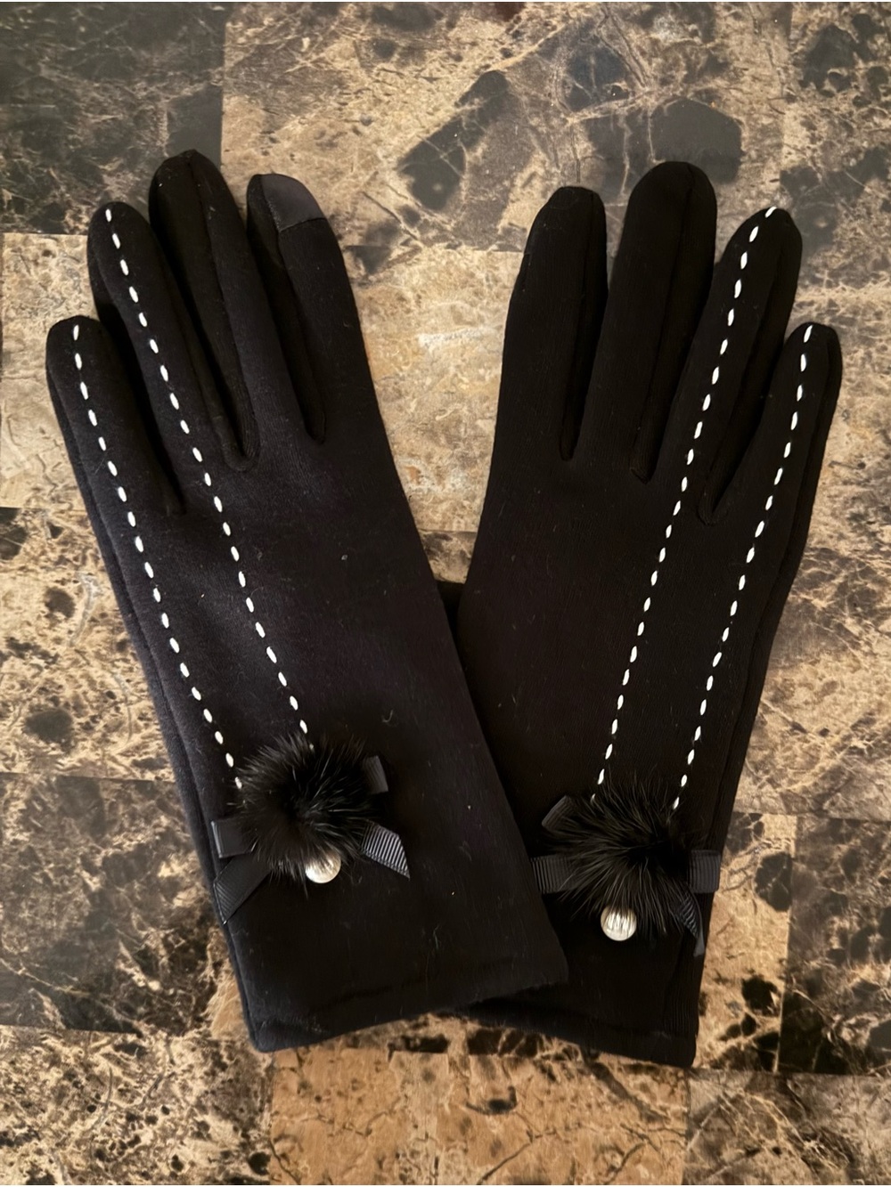 Black Women's Pom-Pom Detail Touchscreen Gloves